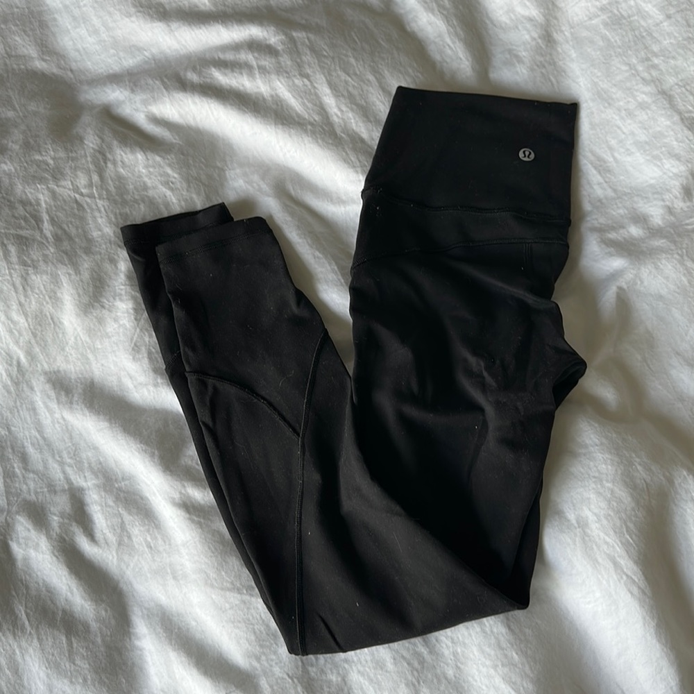 Lululemon in movement leggings size 4 25 inch